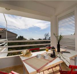 3 Bedroom Villa with Pool, Terrace and Sea Views near Vinisce, Sleeps 7